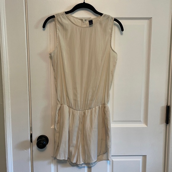 Gap Silky Romper - Picture 1 of 3